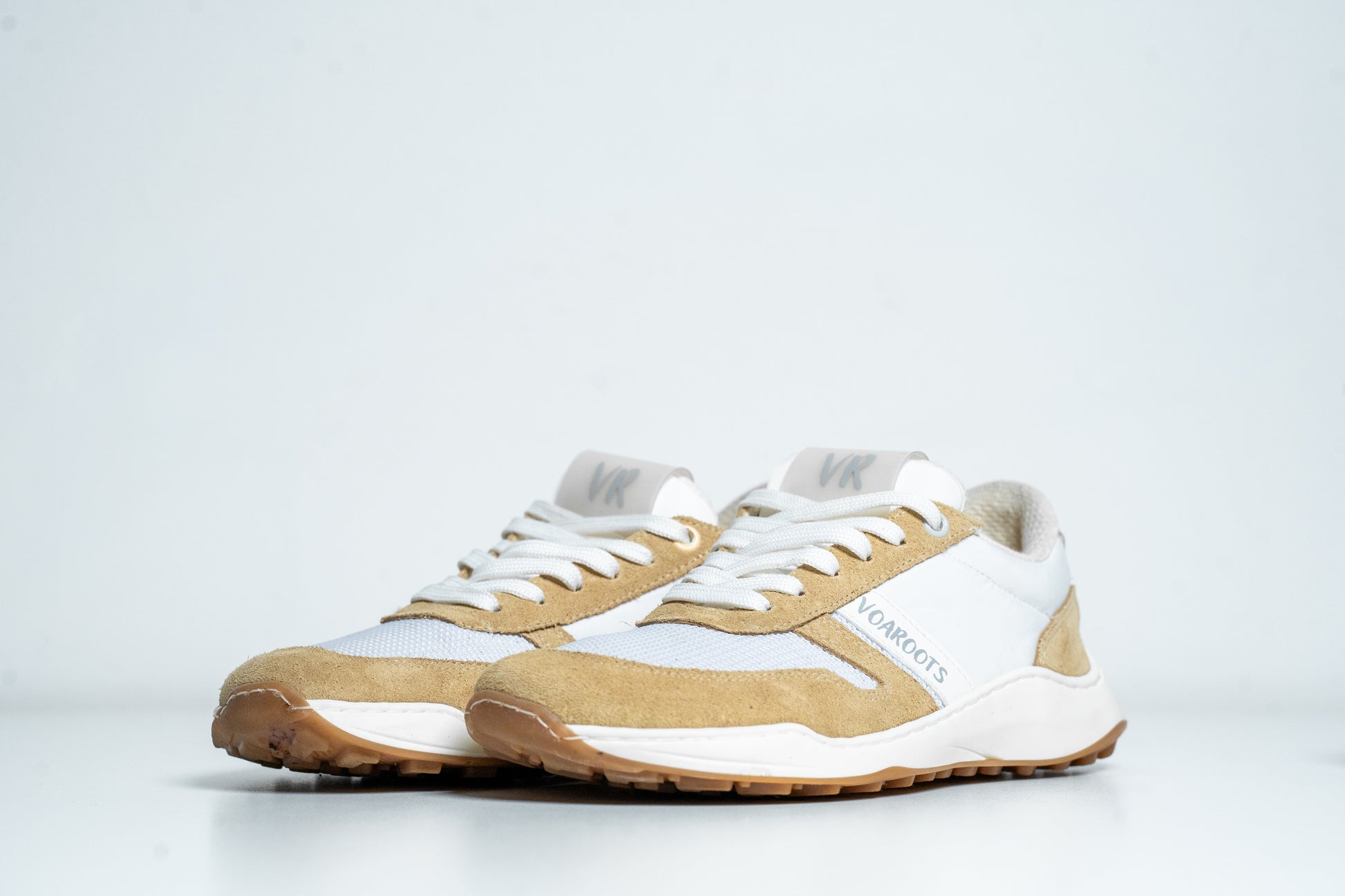 Zapatilla VoaRoots VR Camel – calzado barefoot vegano 100% hecho en España