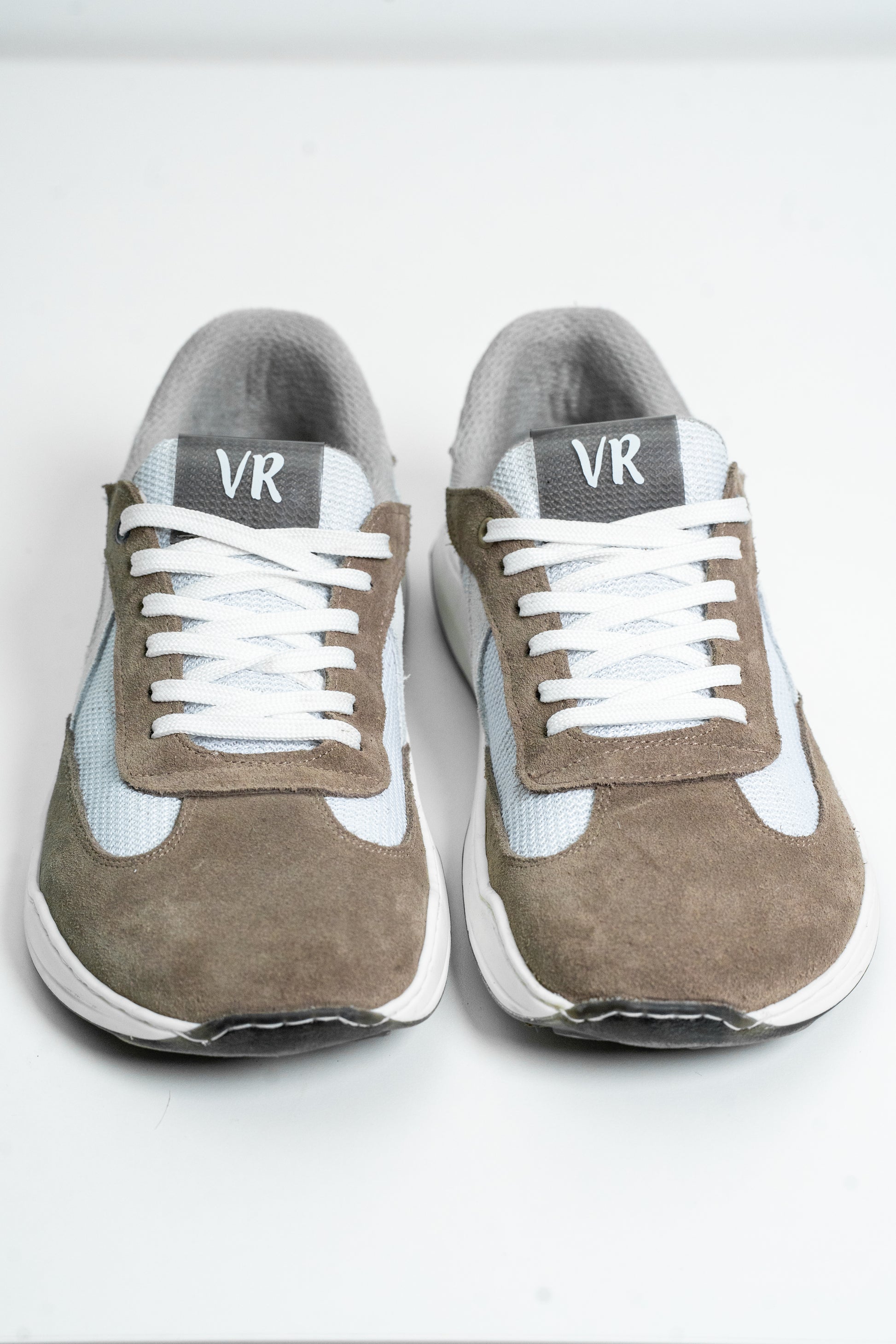  modelo barefoot ligero y flexible fabricado en España vegano